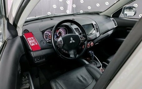Mitsubishi Outlander III рестайлинг 3, 2011 год, 1 155 000 рублей, 20 фотография