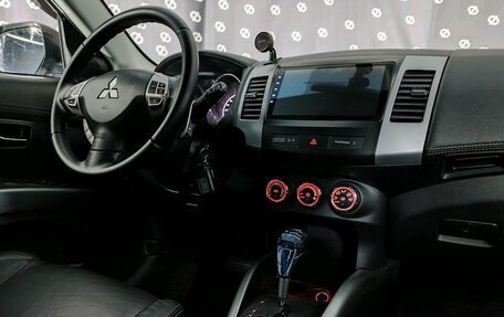 Mitsubishi Outlander III рестайлинг 3, 2011 год, 1 155 000 рублей, 30 фотография