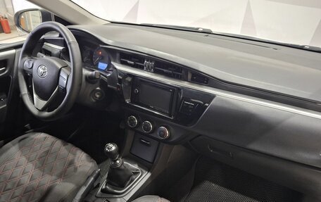 Toyota Corolla, 2013 год, 1 050 000 рублей, 12 фотография