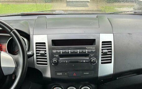 Mitsubishi Outlander III рестайлинг 3, 2008 год, 956 000 рублей, 13 фотография