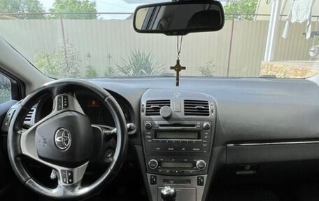 Toyota Avensis III рестайлинг, 2009 год, 1 050 000 рублей, 4 фотография