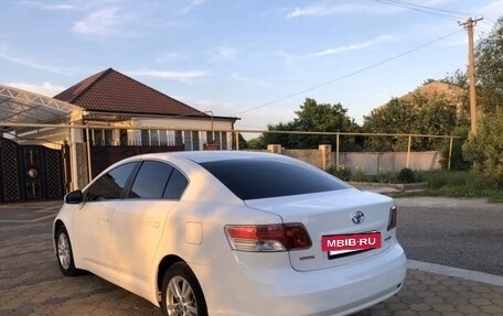 Toyota Avensis III рестайлинг, 2009 год, 1 050 000 рублей, 2 фотография