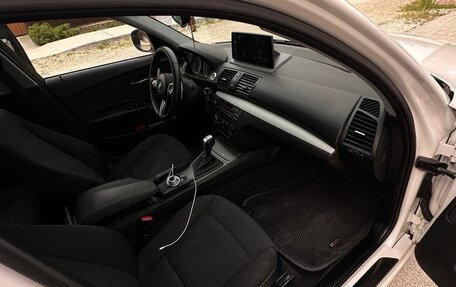BMW 1 серия, 2011 год, 1 000 000 рублей, 21 фотография
