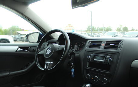 Volkswagen Jetta VI, 2013 год, 960 000 рублей, 7 фотография