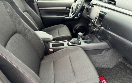 Toyota Hilux VIII, 2024 год, 7 500 000 рублей, 9 фотография