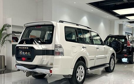 Mitsubishi Pajero IV, 2021 год, 4 340 000 рублей, 3 фотография