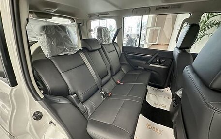 Mitsubishi Pajero IV, 2021 год, 4 340 000 рублей, 11 фотография