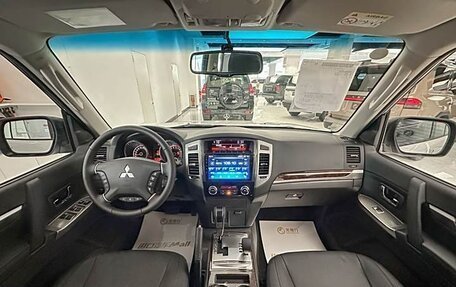 Mitsubishi Pajero IV, 2021 год, 4 340 000 рублей, 8 фотография