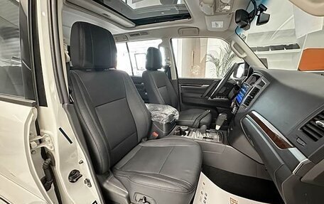 Mitsubishi Pajero IV, 2021 год, 4 340 000 рублей, 12 фотография