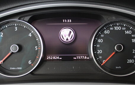 Volkswagen Touareg III, 2011 год, 1 838 000 рублей, 12 фотография