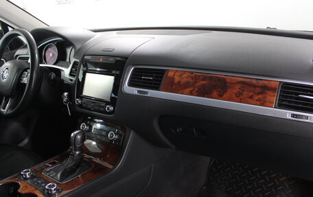 Volkswagen Touareg III, 2011 год, 1 838 000 рублей, 16 фотография
