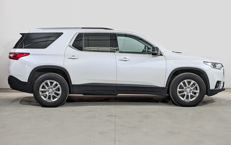 Chevrolet Traverse II, 2018 год, 3 130 000 рублей, 4 фотография