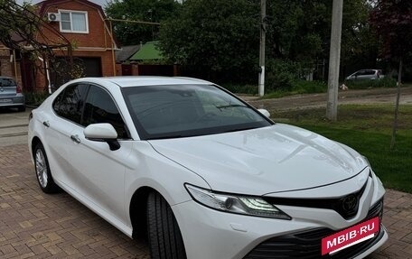 Toyota Camry, 2021 год, 3 000 000 рублей, 2 фотография