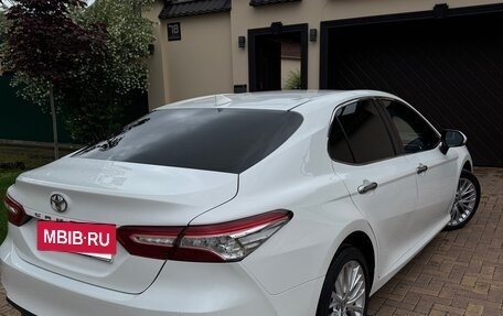 Toyota Camry, 2021 год, 3 000 000 рублей, 5 фотография