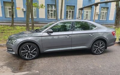 Skoda Superb III рестайлинг, 2022 год, 2 950 000 рублей, 1 фотография