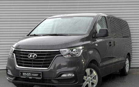 Hyundai Grand Starex Grand Starex I рестайлинг 2, 2019 год, 3 450 000 рублей, 1 фотография