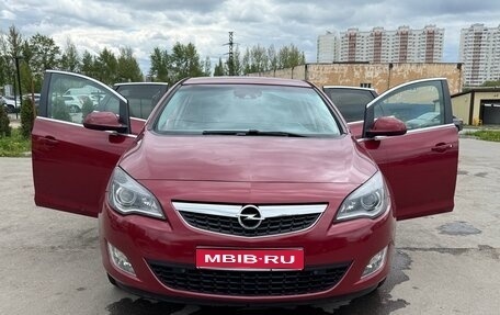 Opel Astra J, 2011 год, 730 000 рублей, 1 фотография