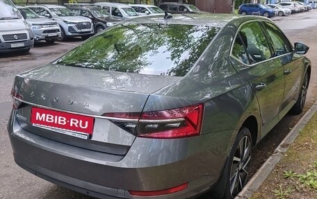 Skoda Superb III рестайлинг, 2022 год, 2 950 000 рублей, 2 фотография