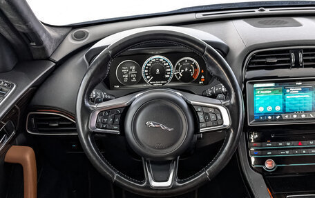 Jaguar F-Pace, 2017 год, 2 620 000 рублей, 22 фотография