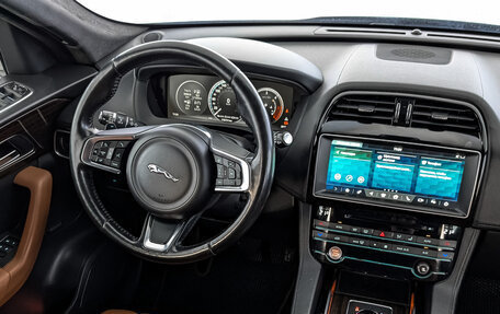 Jaguar F-Pace, 2017 год, 2 620 000 рублей, 30 фотография