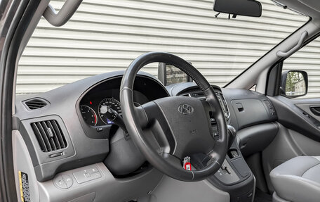 Hyundai Grand Starex Grand Starex I рестайлинг 2, 2019 год, 3 450 000 рублей, 16 фотография