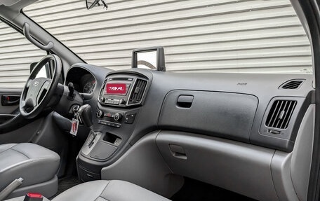 Hyundai Grand Starex Grand Starex I рестайлинг 2, 2019 год, 3 450 000 рублей, 11 фотография