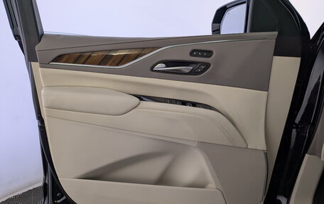 Cadillac Escalade V, 2023 год, 12 000 000 рублей, 15 фотография