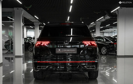 Volkswagen Tiguan II, 2021 год, 3 800 000 рублей, 6 фотография