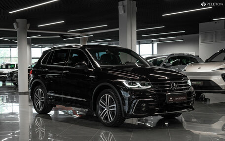 Volkswagen Tiguan II, 2021 год, 3 800 000 рублей, 2 фотография