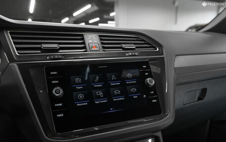 Volkswagen Tiguan II, 2021 год, 3 800 000 рублей, 26 фотография