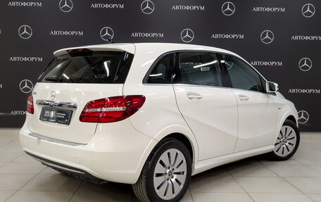 Mercedes-Benz B-Класс, 2017 год, 1 890 000 рублей, 5 фотография