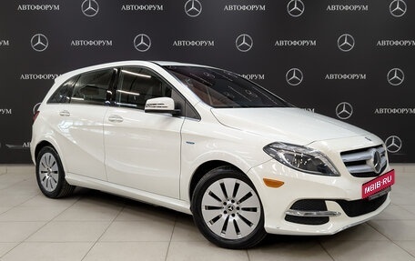 Mercedes-Benz B-Класс, 2017 год, 1 890 000 рублей, 3 фотография