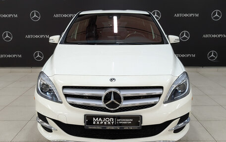 Mercedes-Benz B-Класс, 2017 год, 1 890 000 рублей, 2 фотография