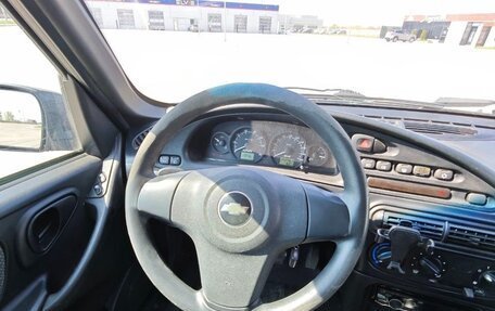 Chevrolet Niva I рестайлинг, 2017 год, 730 000 рублей, 4 фотография