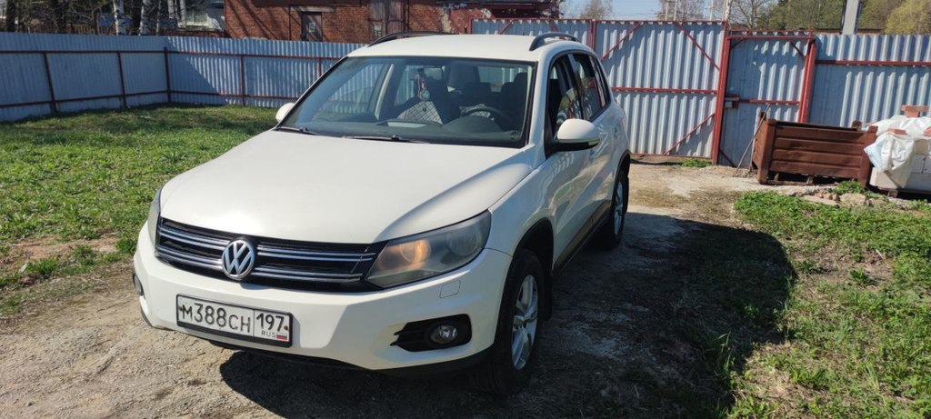 Volkswagen Tiguan I рестайлинг, 2011 год, 945 000 рублей, 2 фотография