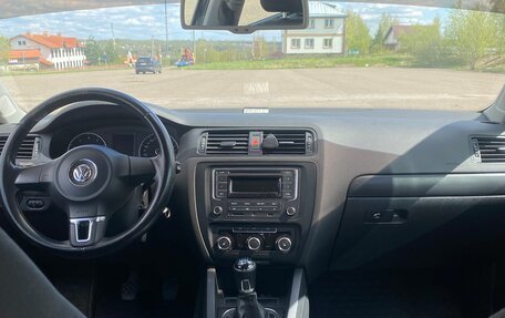 Volkswagen Jetta VI, 2013 год, 1 040 000 рублей, 6 фотография
