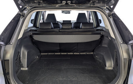 Toyota RAV4, 2021 год, 3 100 000 рублей, 10 фотография