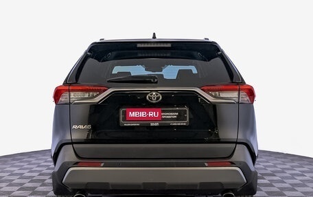 Toyota RAV4, 2021 год, 3 100 000 рублей, 6 фотография