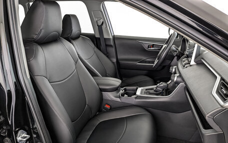 Toyota RAV4, 2021 год, 3 100 000 рублей, 24 фотография