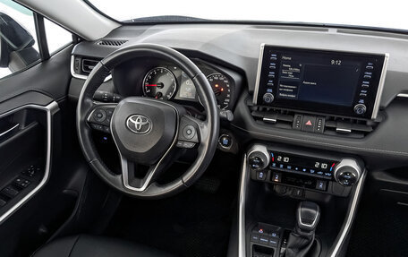Toyota RAV4, 2021 год, 3 100 000 рублей, 29 фотография