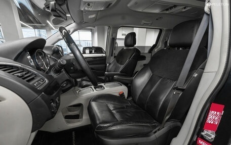 Chrysler Voyager IV, 2014 год, 2 550 000 рублей, 12 фотография