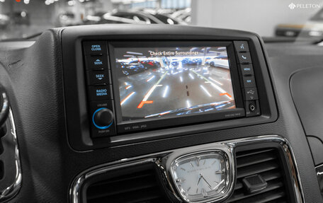 Chrysler Voyager IV, 2014 год, 2 550 000 рублей, 20 фотография