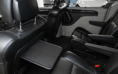 Chrysler Voyager IV, 2014 год, 2 550 000 рублей, 17 фотография