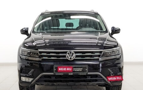 Volkswagen Tiguan II, 2017 год, 2 370 000 рублей, 2 фотография