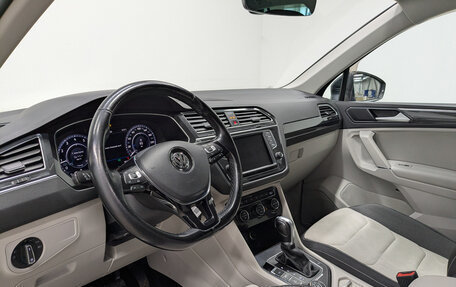 Volkswagen Tiguan II, 2017 год, 2 370 000 рублей, 15 фотография