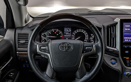 Toyota Land Cruiser 200, 2020 год, 9 490 000 рублей, 22 фотография