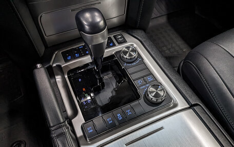 Toyota Land Cruiser 200, 2020 год, 9 490 000 рублей, 21 фотография