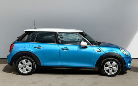MINI Hatch, 2018 год, 1 990 000 рублей, 4 фотография