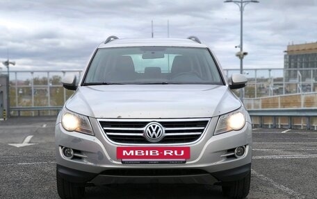 Volkswagen Tiguan I, 2011 год, 919 000 рублей, 2 фотография