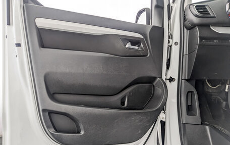 Peugeot Traveller I, 2021 год, 2 795 000 рублей, 20 фотография